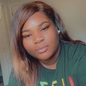 Meet your Posher, Tia